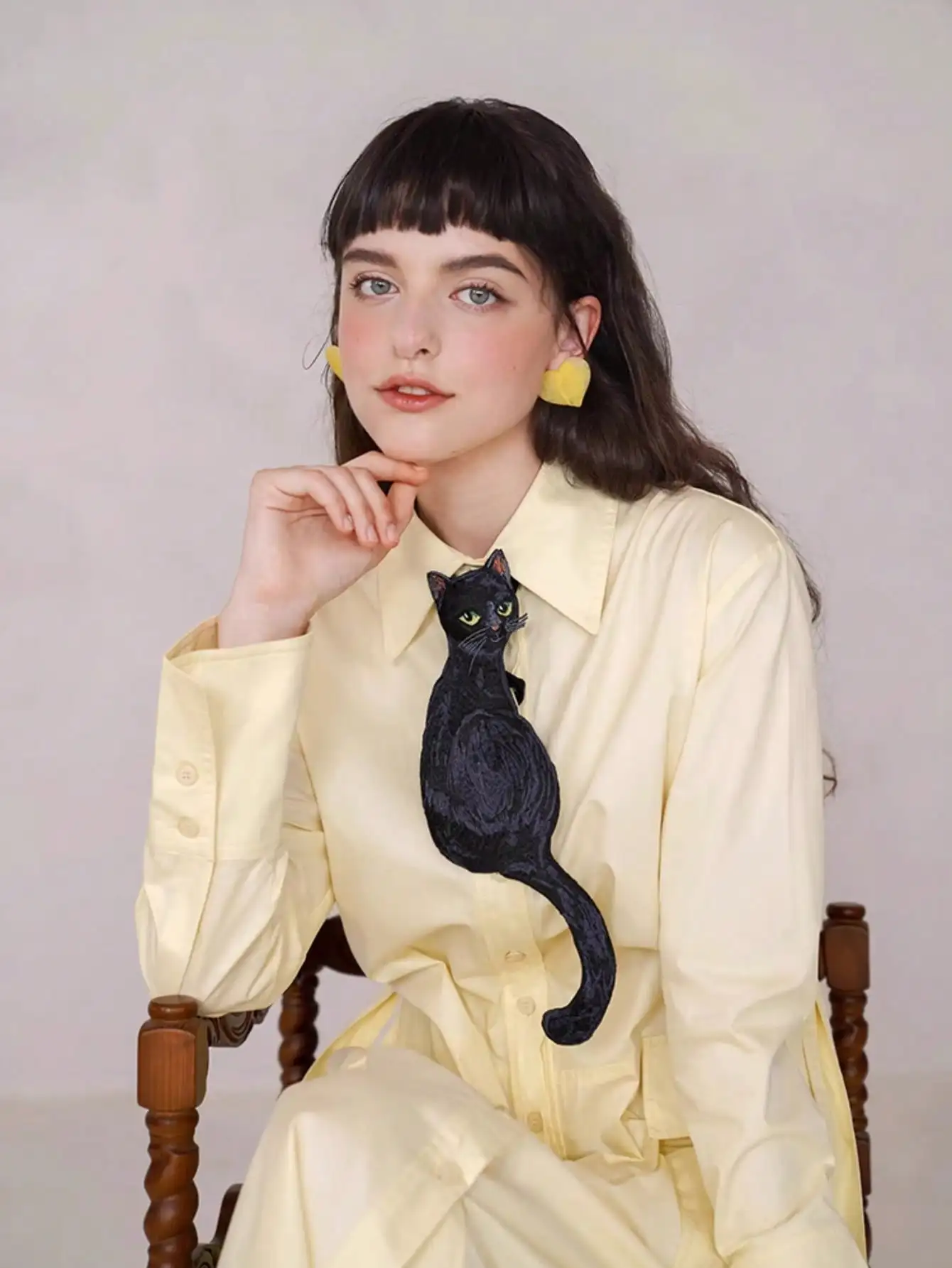 Oryginalny niszowy projekt Cat Bohemian French Retro Design Krawat Wiosna, lato, jesień i zima Spersonalizowana dopasowana koszula i krawat bez węzłów Odpowiedni na imprezy Festiwale