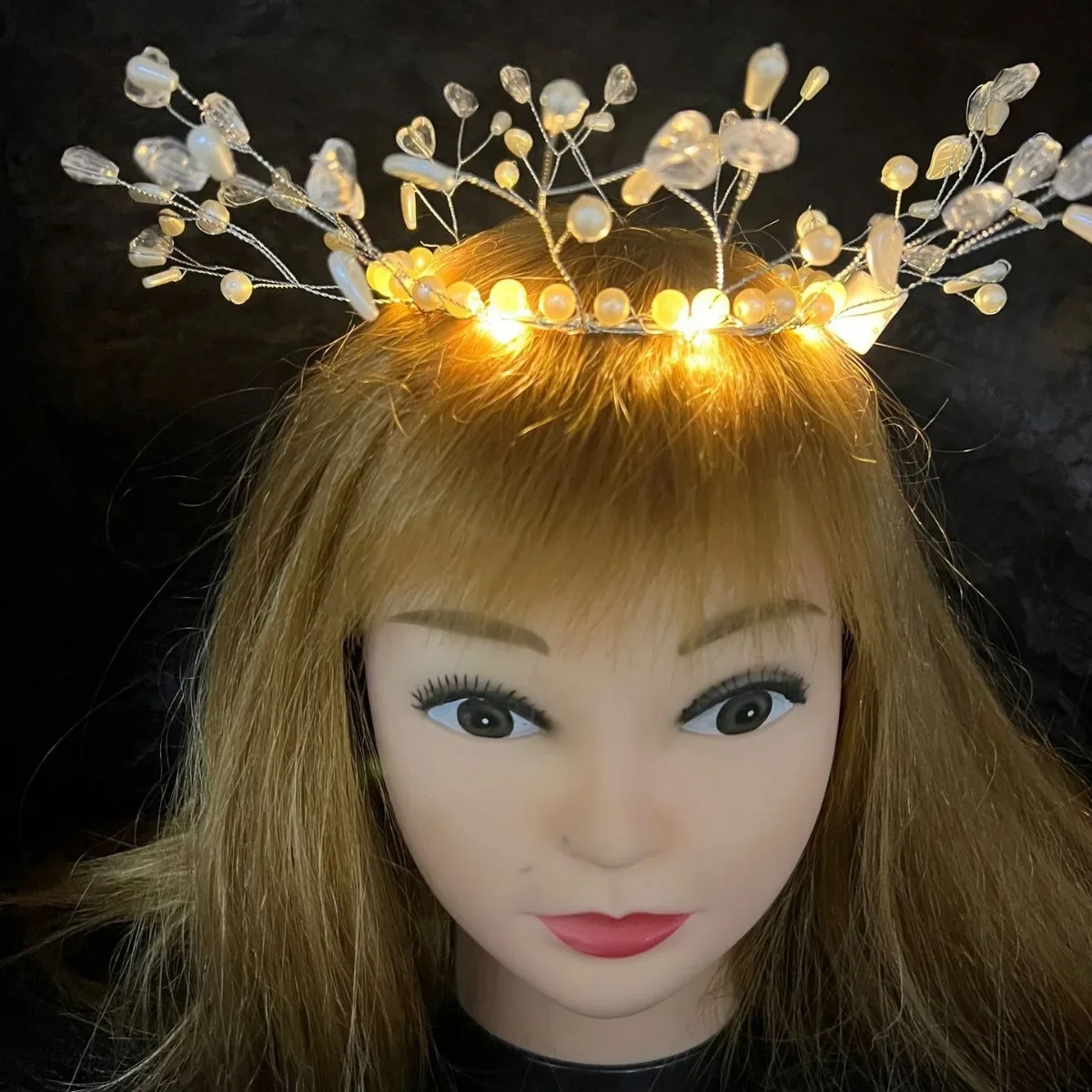 

Women Girls Princess LED Light Up Glow Crystal Tiara Crowns Elegant Bridal Headband Wedding Prom Birthday Pageant Party Gift