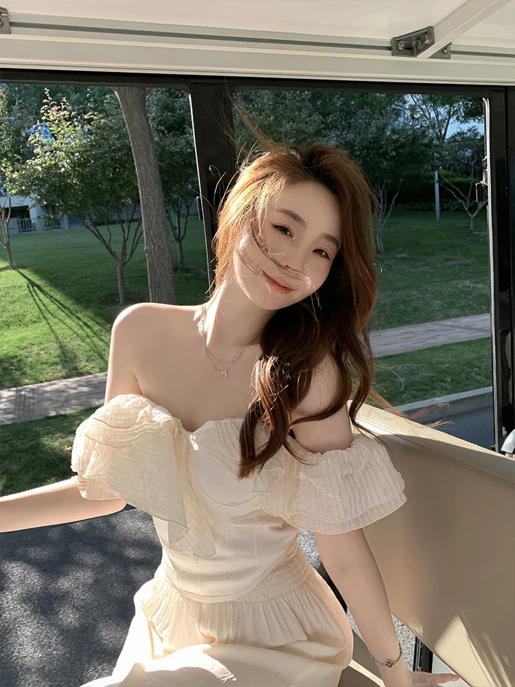 

Tongse Раннее лето Камелия Лоскутная трубка на одно плечо Топ ort Design Sensation Красивая маленькая кружевная корейская одежда...