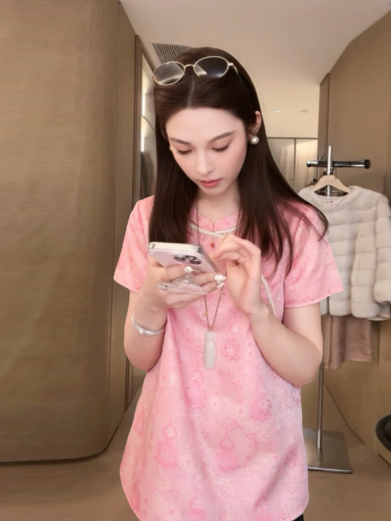 

New 2025 Chinese Sle Casual Faion Top YUYU WANG Embroidered Women's T-irt Breathable Skin-friendly Light Weight ort S...