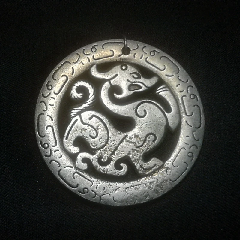 YIZHU CULTUER ART Size 2 Inch Old Chinese Tibet Silver Carving Pi Xiu Unicorn Money Pendant Gift Collection