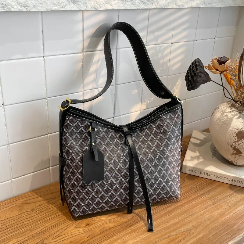 

Stylish Crossbody Bag Shoulder Strap Women Messenger Leather Handbags Elegant Classic Luxury Brand Ladies Popular Design