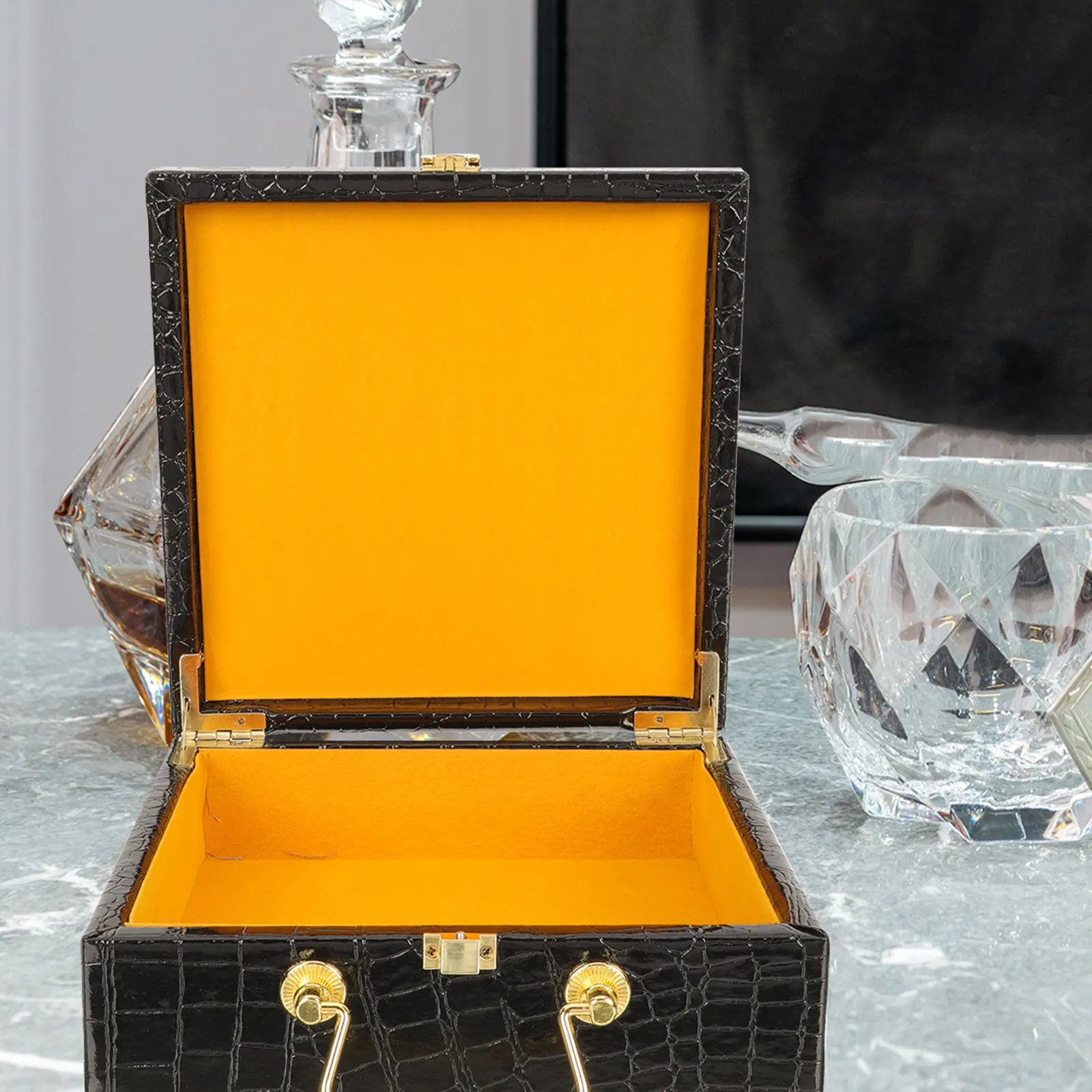 

Премиальный деревянный хьюмидор для сигар с крышкой под крокодиловую кожу, портативный контейнер для хранения сигар для сохранения свежести, товары для дома