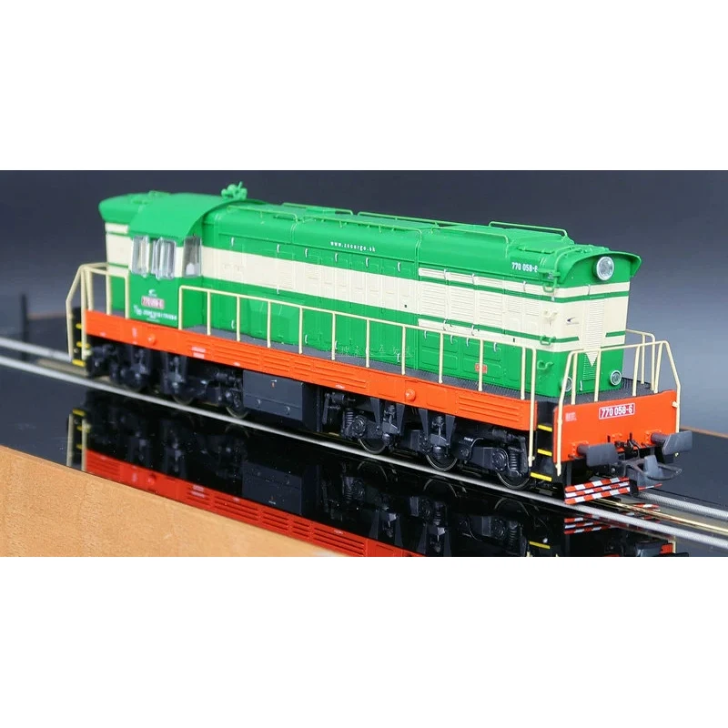 ROCO train model HO 1/87 72964 BR770 internal combustion analog version 22-pin Czech modern rail car model