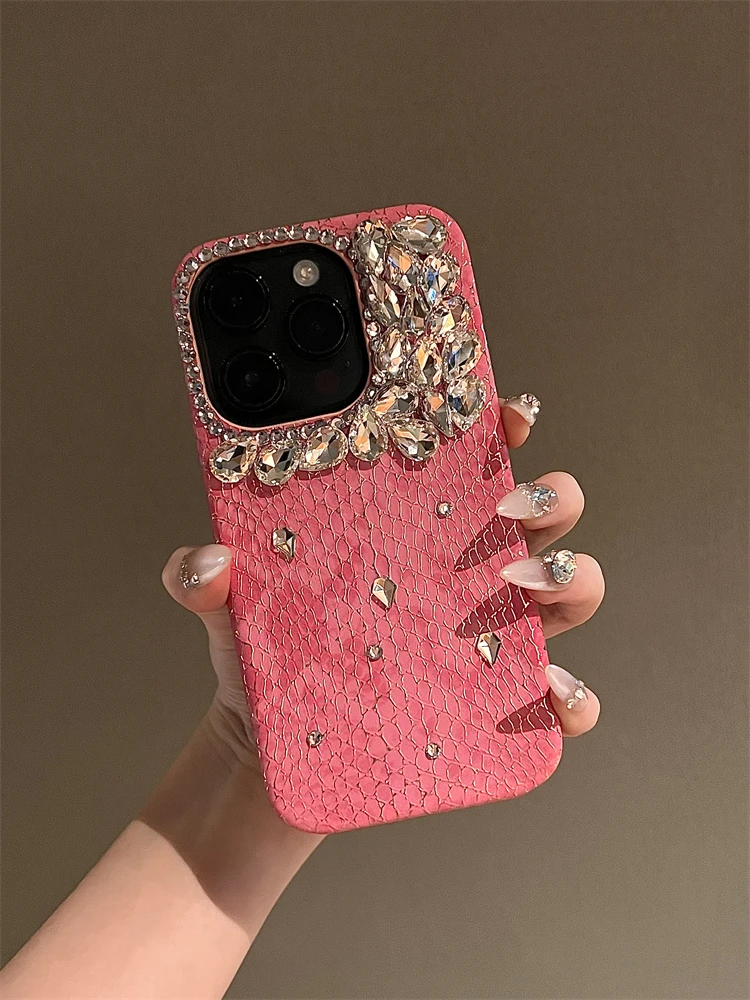 Luxuriöse Leder geprägte Muster Handy hülle für iPhone 15 14 13 12 Pro Max Fashion Tide Hot Gold Letter einfarbige Abdeckung