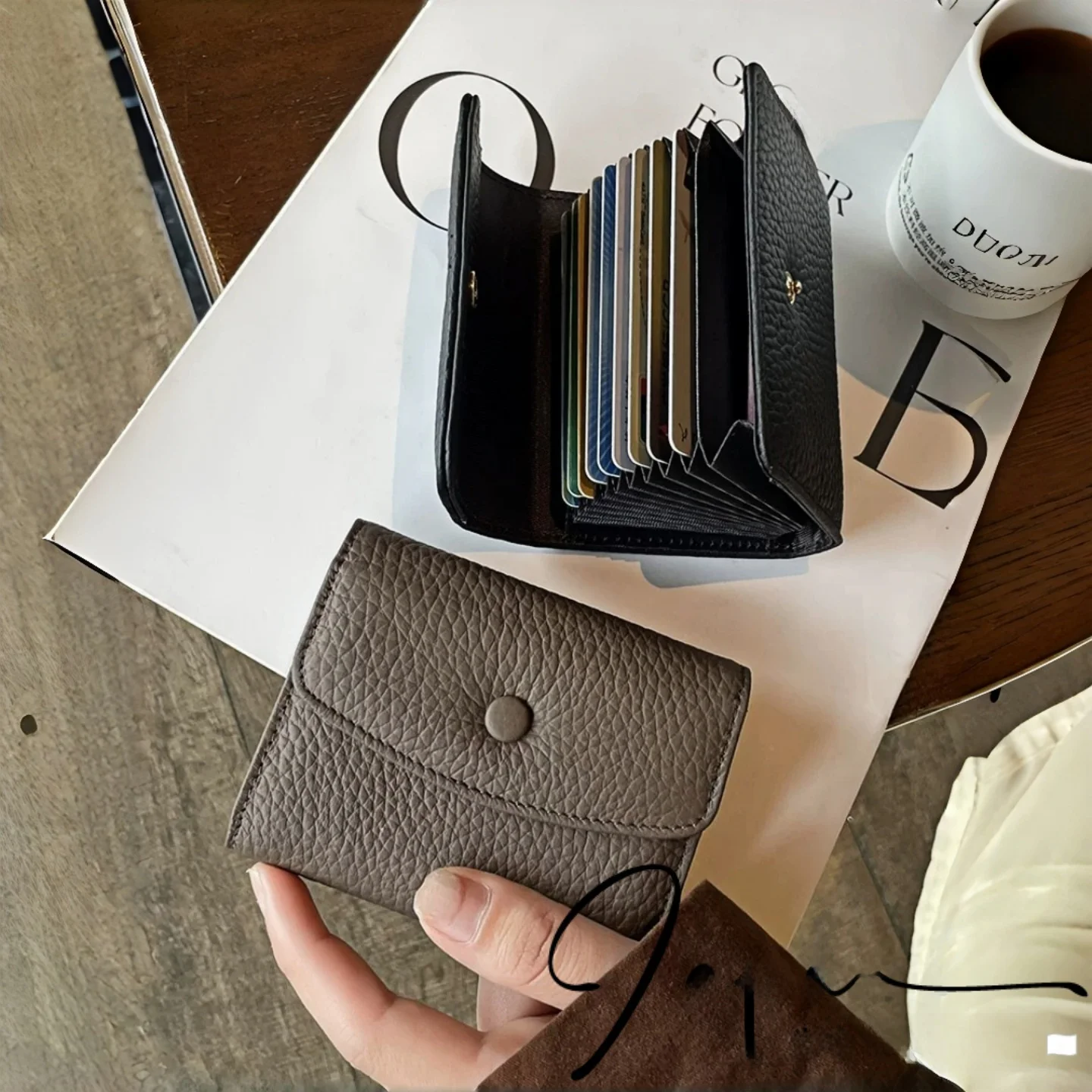 porte-cartes-en-cuir-pour-femmes-avec-plusieurs-emplacements-protection-anti-magnetique-grande-capacite-format-compact-etui-pour-permis-de-conduire-style-decontracte-et-simple