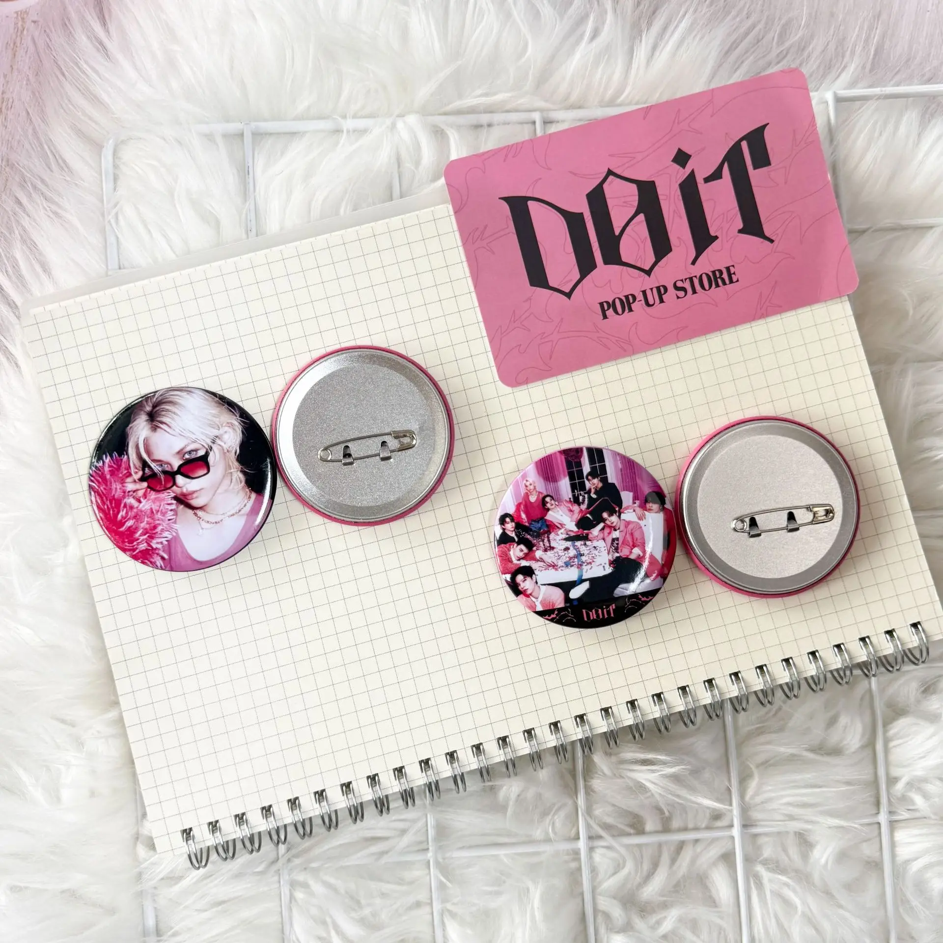 SKZOO Stray Kids Weihnachtsabzeichen Mini-Album DO IT Gleicher Stil Emaille Pin Rucksack Kleidung Dekoration Anhänger Neujahrsgeschenk