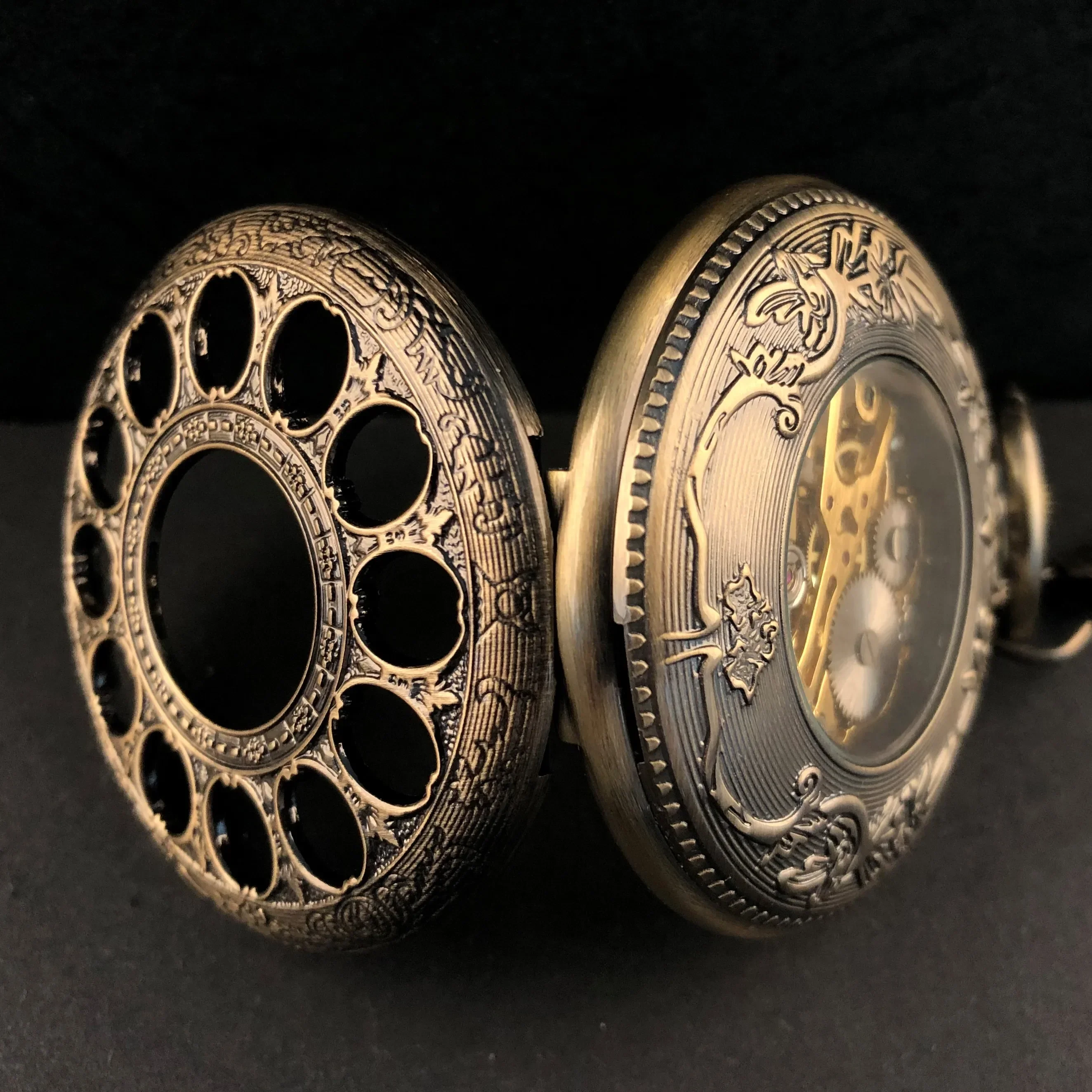 Orologio da tasca meccanico con fiore di zucca cavo in bronzo Squisito ciondolo di lusso Steampunk Orologio da tasca con catena regalo per uomo donna