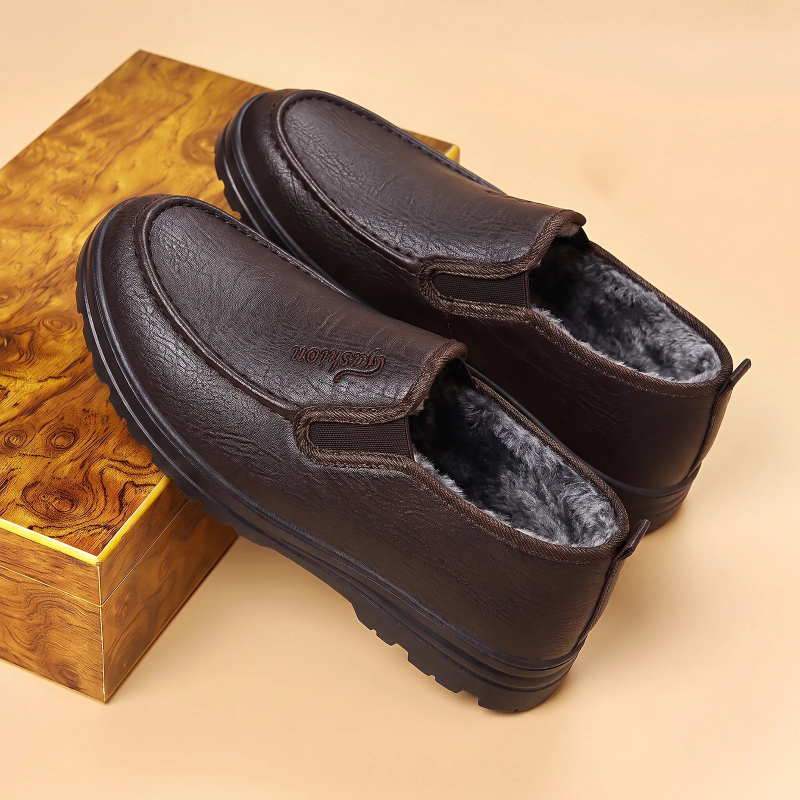 Herren Winter Warme Freizeitschuhe Slip-On mit Mikrofaser-Obermaterial, Fleece-Futter, Rutschfester Dicker Sohle, Loafer-Stil, Alltagsschuhe zum Gehen – Detail 7
