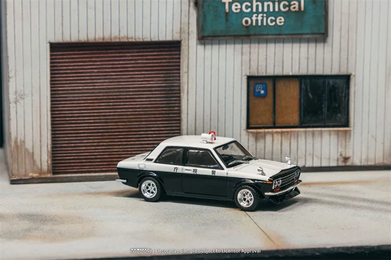 

TW Tarmac Works 1:64 Datsun 510 Police Car Collection Miniature Diecast Metal Model Car