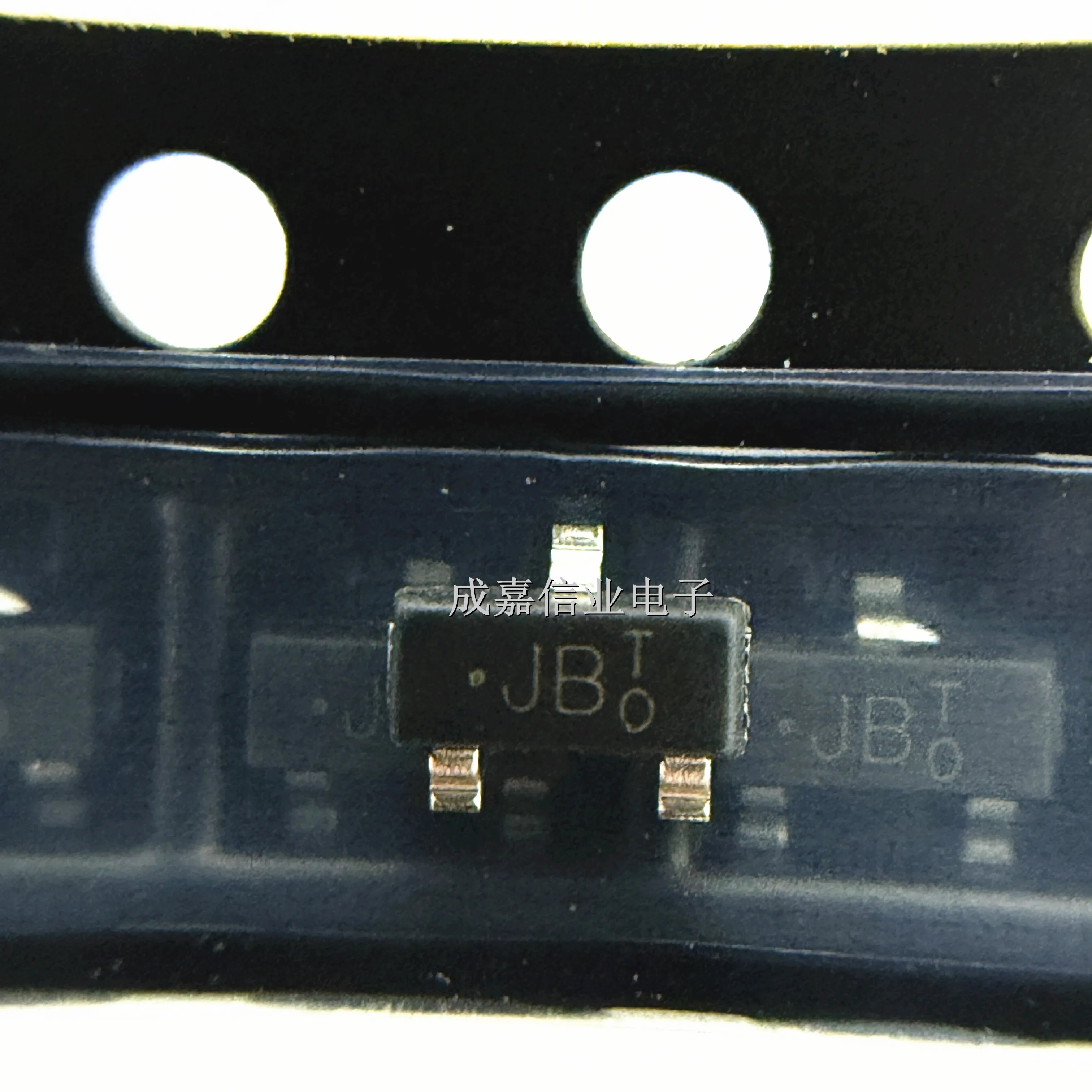 

100 шт./лот BAV99_R1_00001 SOT-23-3 МАРКИРОВКА; JB переключающие диоды малого сигнала 4A 100 В Рабочая температура:- 55 C-+ 150 C