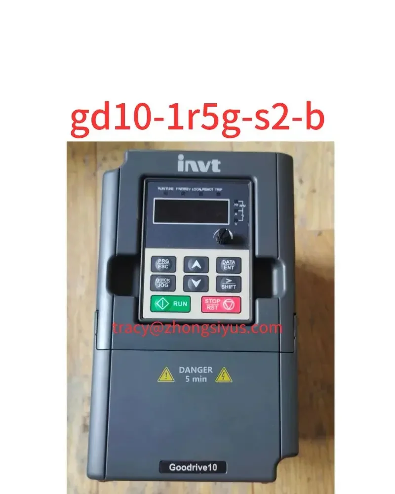 

Used frequency converter gd10-1r5g-s2-b 1.5 kw 220V