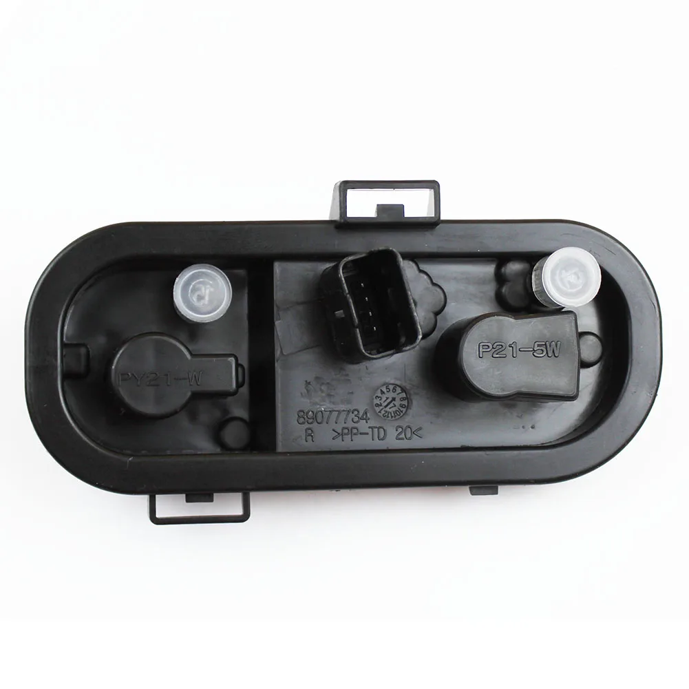 1PCS Rear Brake Light Tail Light Lamp Taillight Taillamp Bulb Socket Holder Left or Right fit for Nissan Qashqai 2008-2012