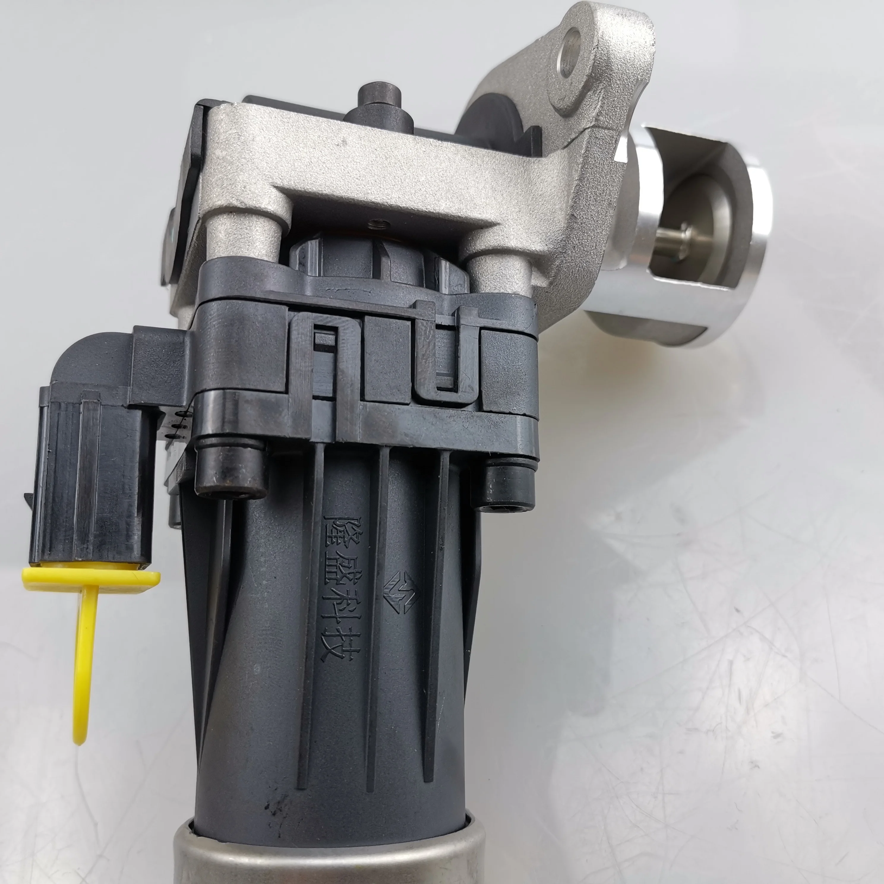 

Устройство рециркуляции выхлопных газов SAIC MAXUS T60 C00093535-1