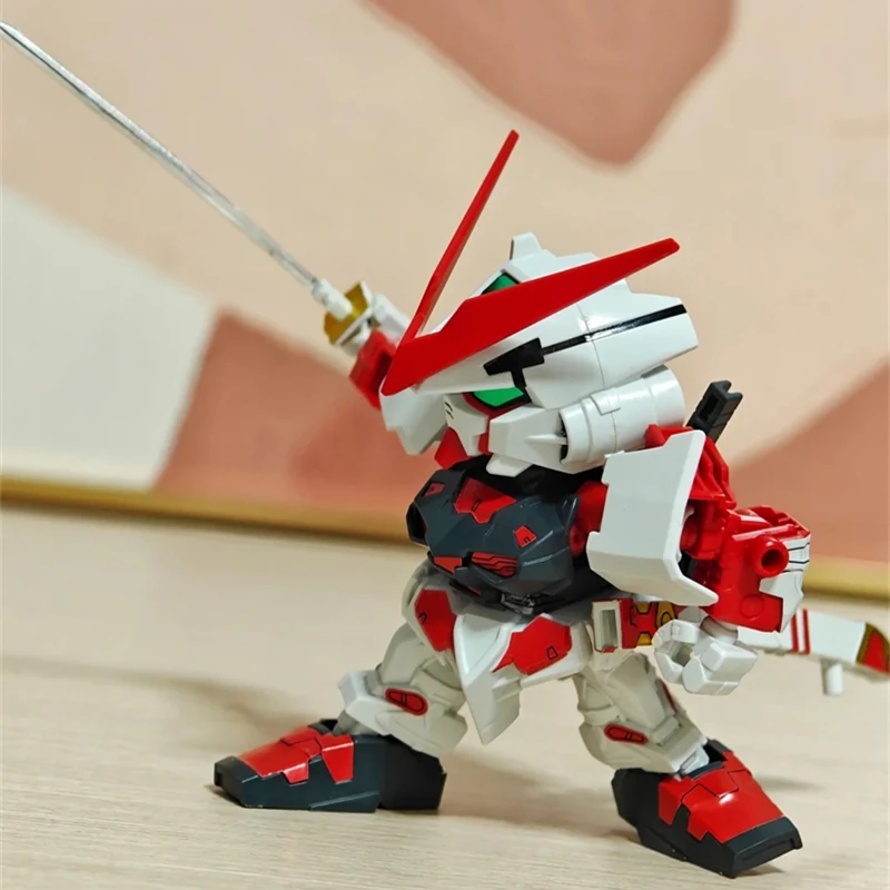 Bandai traje móvil Gundam modelo ensamblado SDEX red Astray figura animación periférico colección adornos robot juguete regalo