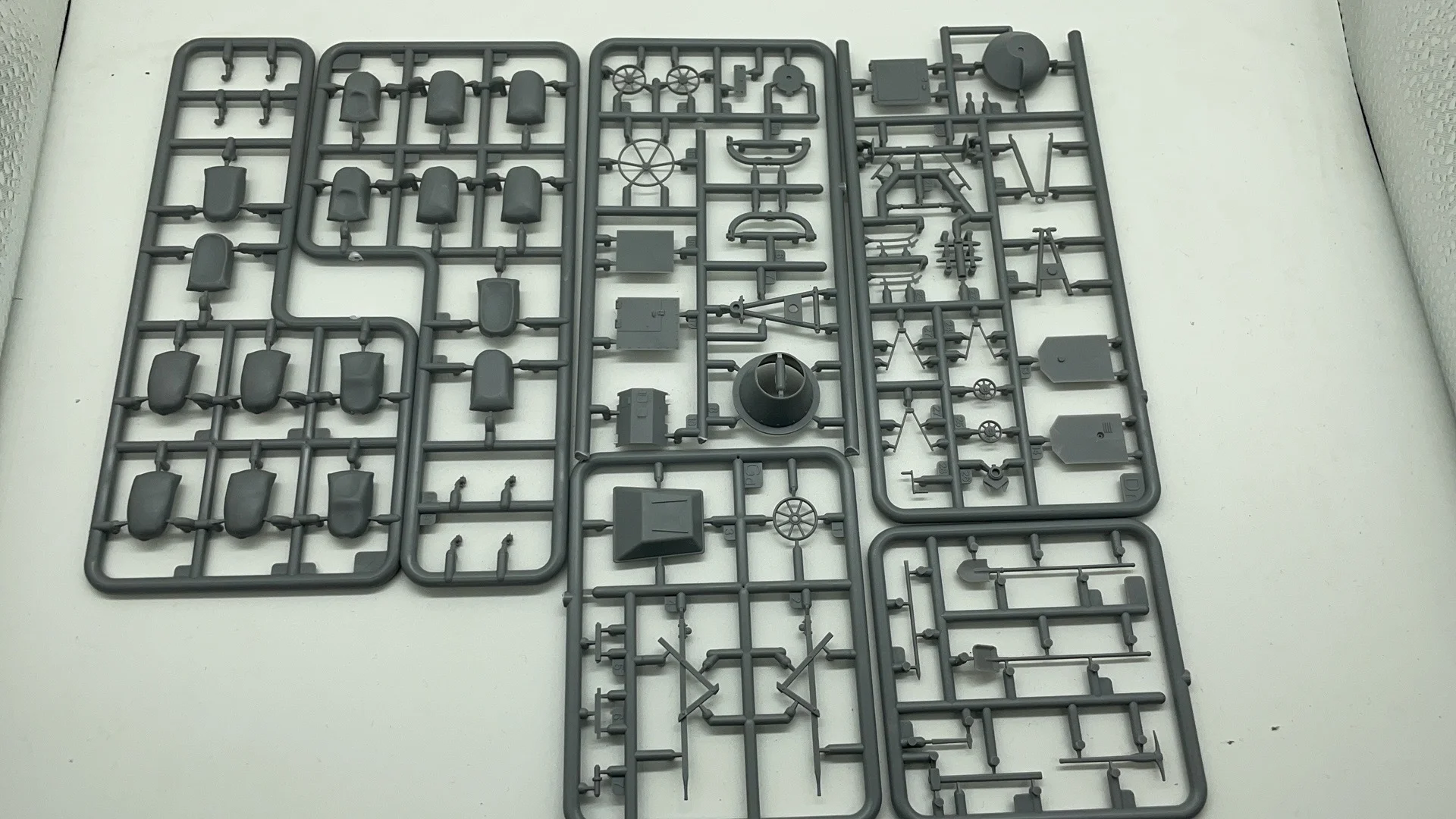 1/35 Scale Die-casting Resin Model Made Of Concrete Mixing Device Scene Layout Model Unpainted