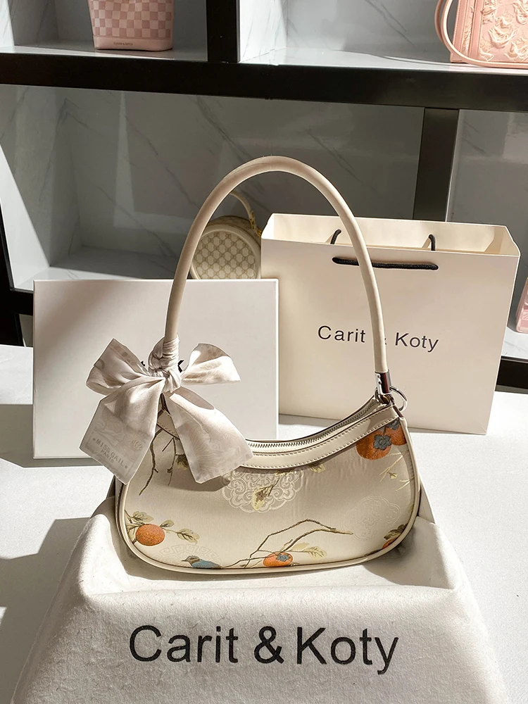 

Popular and Luxury Half Moon Handbag with Delicate Embroidery Letter Women Popular and Fashion Shoulder Crossbody Bag for Dating