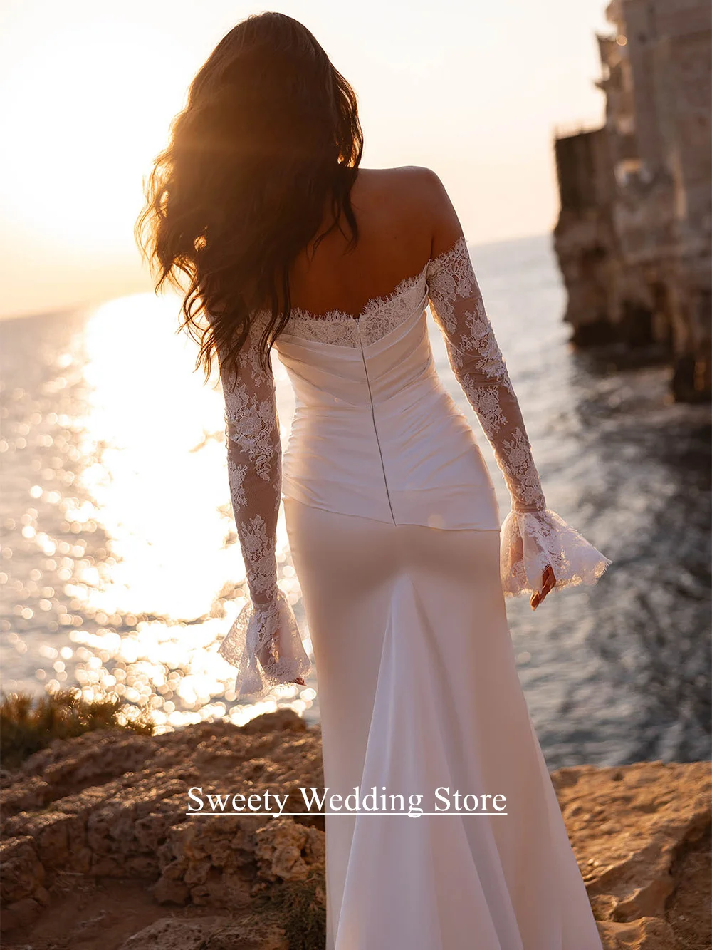 Abito da sposa sexy a sirena personalizzato con scollo a cuore maniche lunghe pieghe Sweep Train Beach Abito da sposa Abiti da sposa moderni