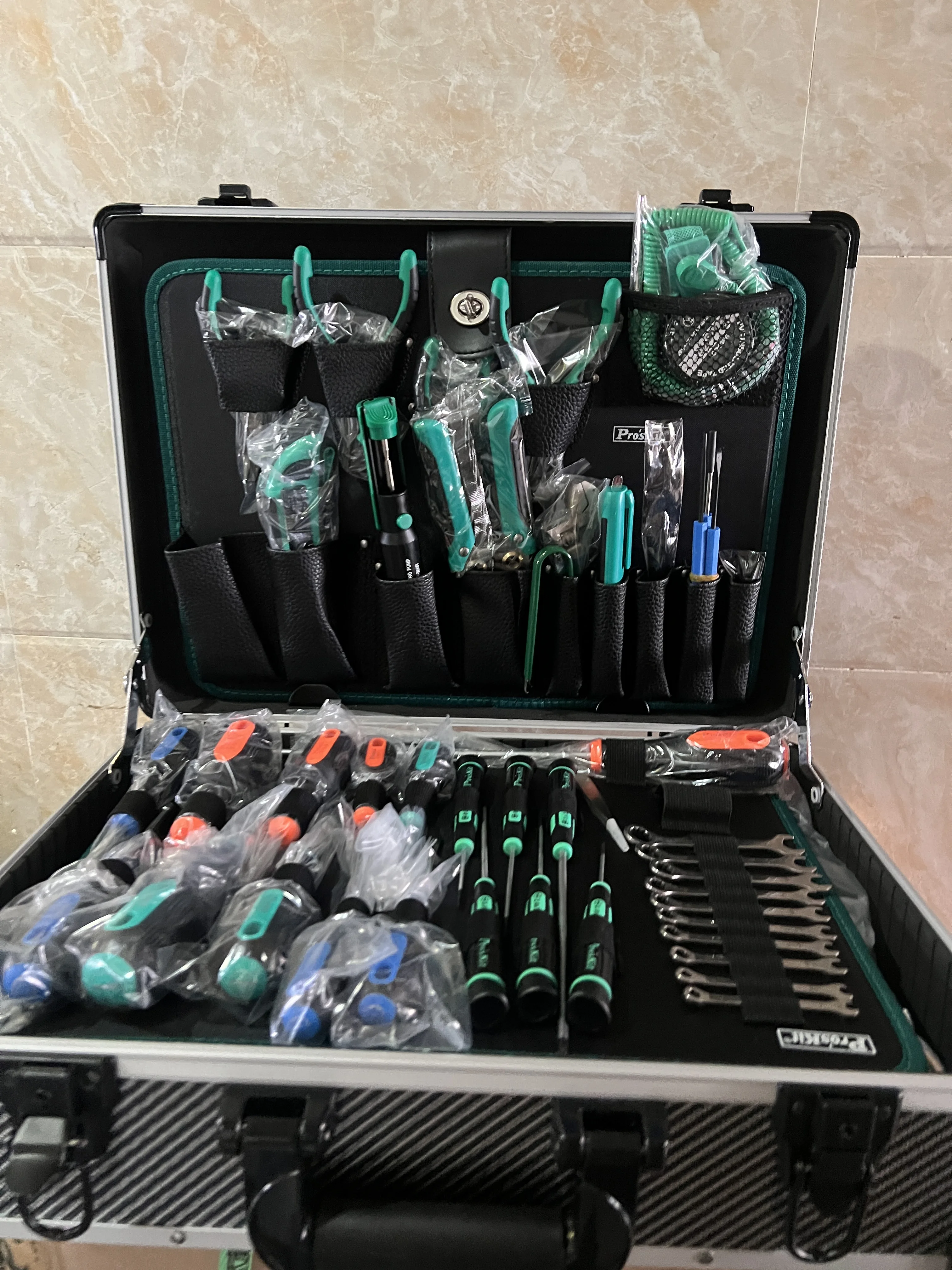 PROSKIT PK-1900NH PROFESSIONAL ELECTRONIC REPAIR TOOL KIT(220V) with Electronic Electrician Welding Soldering Iron Screwdriver