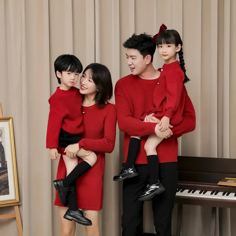 

Family Matching Red Knit New Year Clothes Dad Son Sweater Mom Daughter Knitted Dresses Parents and Children Christmas Jumper Top