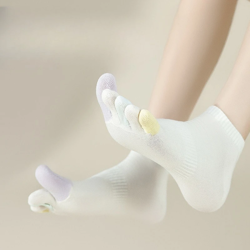 6 pasang kaus kaki musim panas yang tipis, bernapas, menyerap keringat, antibakteri, dengan ujung terpisah, warna solid, serbaguna, kasual, dan nyaman.