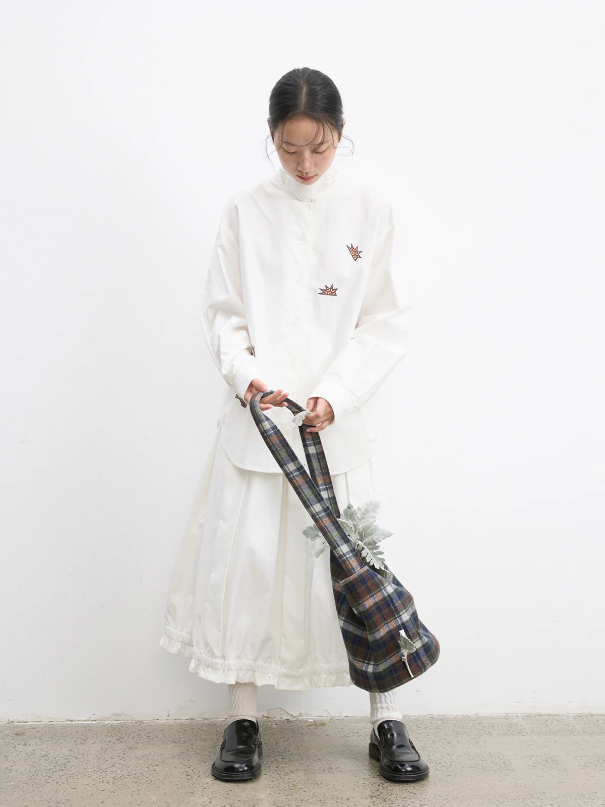 

Женская повседневная рубашка из чистого хлопка оксфордской ткани с вышивкой, воротником-стойкой, длинным рукавом, удобная, дышащая, для осени и зимы