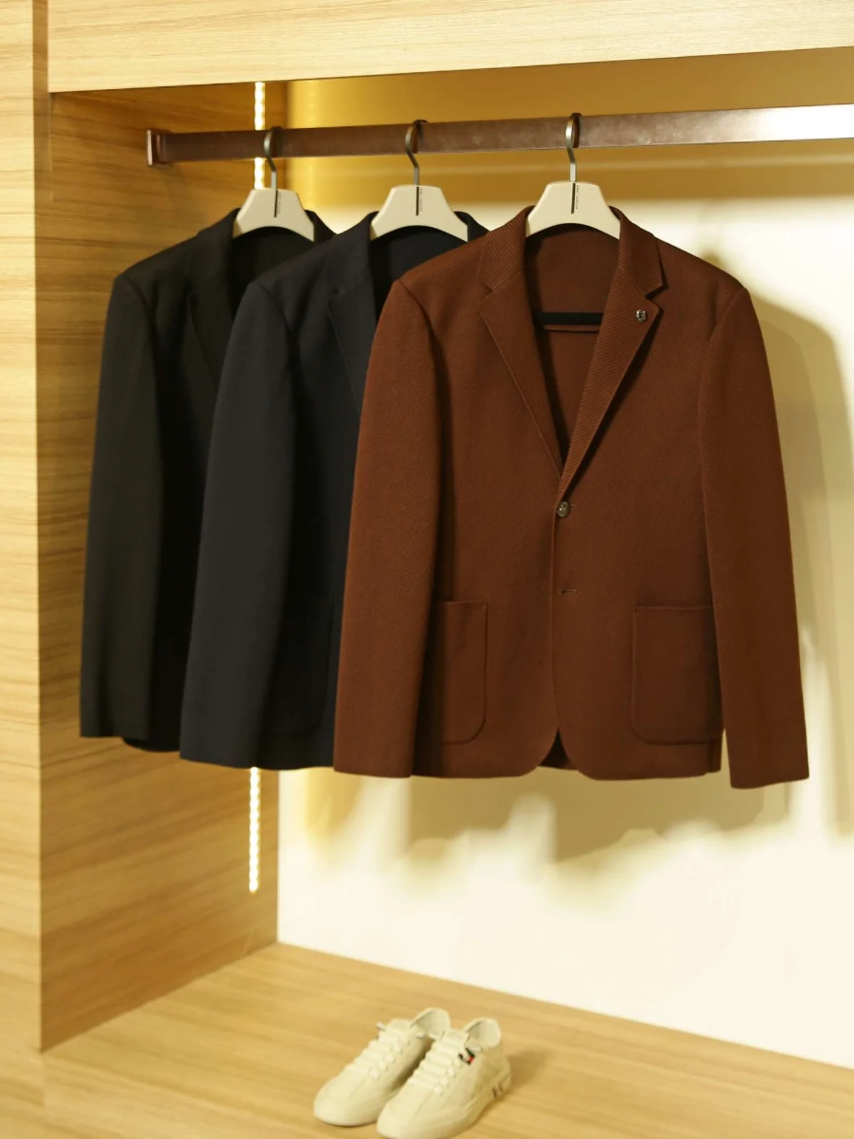 

Вязаный текстурированный мужской деловой повседневный костюм Jaet, весна-осень, новый легкий классический костюм с плоским воротником и двумя пуговицами