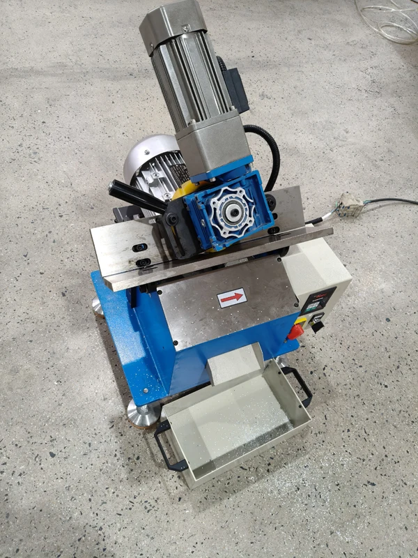Máquina biseladora de placas automática portátil BC-10D para aplicaciones de acero