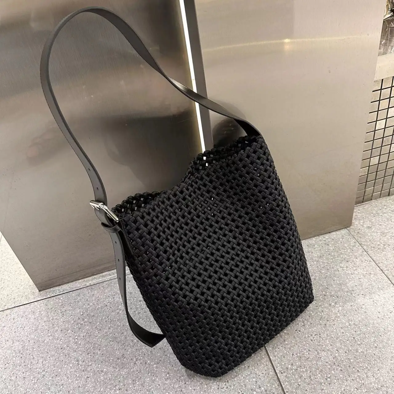 UKF 2023 New Fashion Retro Hollow Woven Bag Large Capacity Tote Bag Mother Knitting Bag Shoulder Armpit Bag Trendy Bag For Women