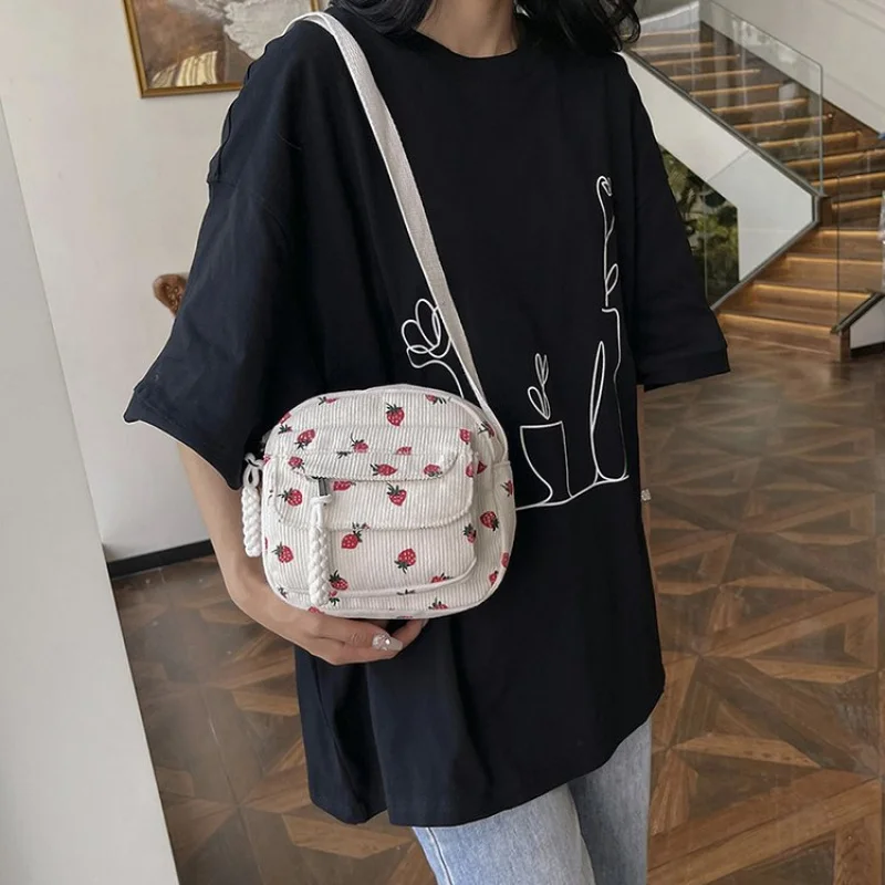 

Elegant Fanny Pack For Women With Sleek Design To Be Worn As A Chic Accessory