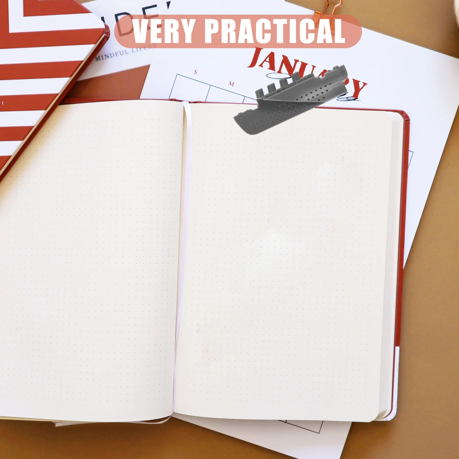 

Creative Ship Modeling Bookmark Exquisite 3D Steamship Page Marker for Readers Unique Desktop Decor Reading Gift Idea