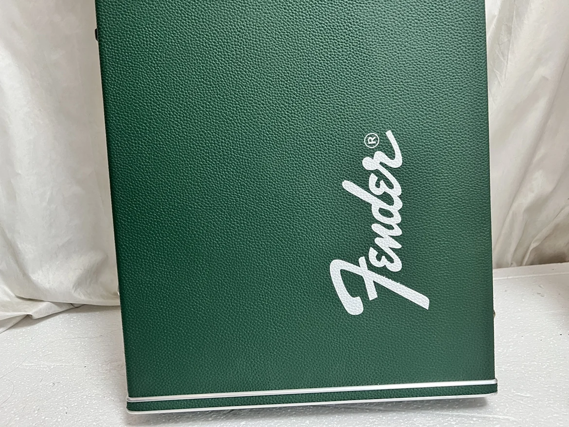 

Dark green st tele electric guitar, leather case, piano case, suitcase, strong and durable.