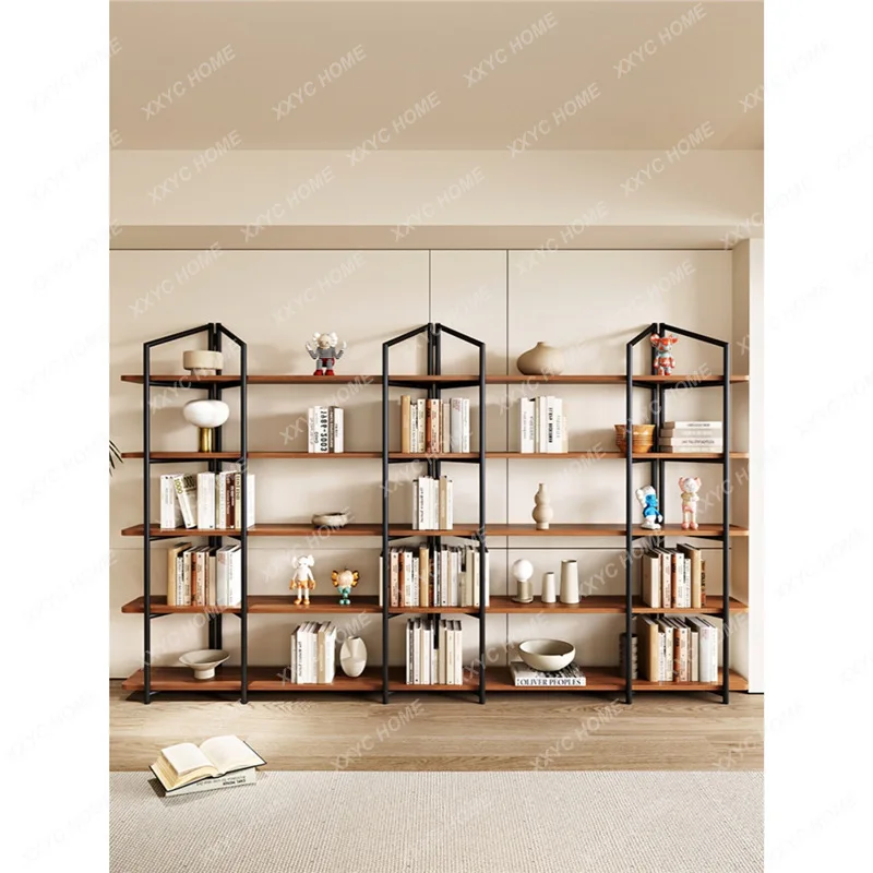 

Простая и современная книжная полка из массива дерева от пола до потолка, стеллаж для хранения и демонстрации в гостиной или офисе.