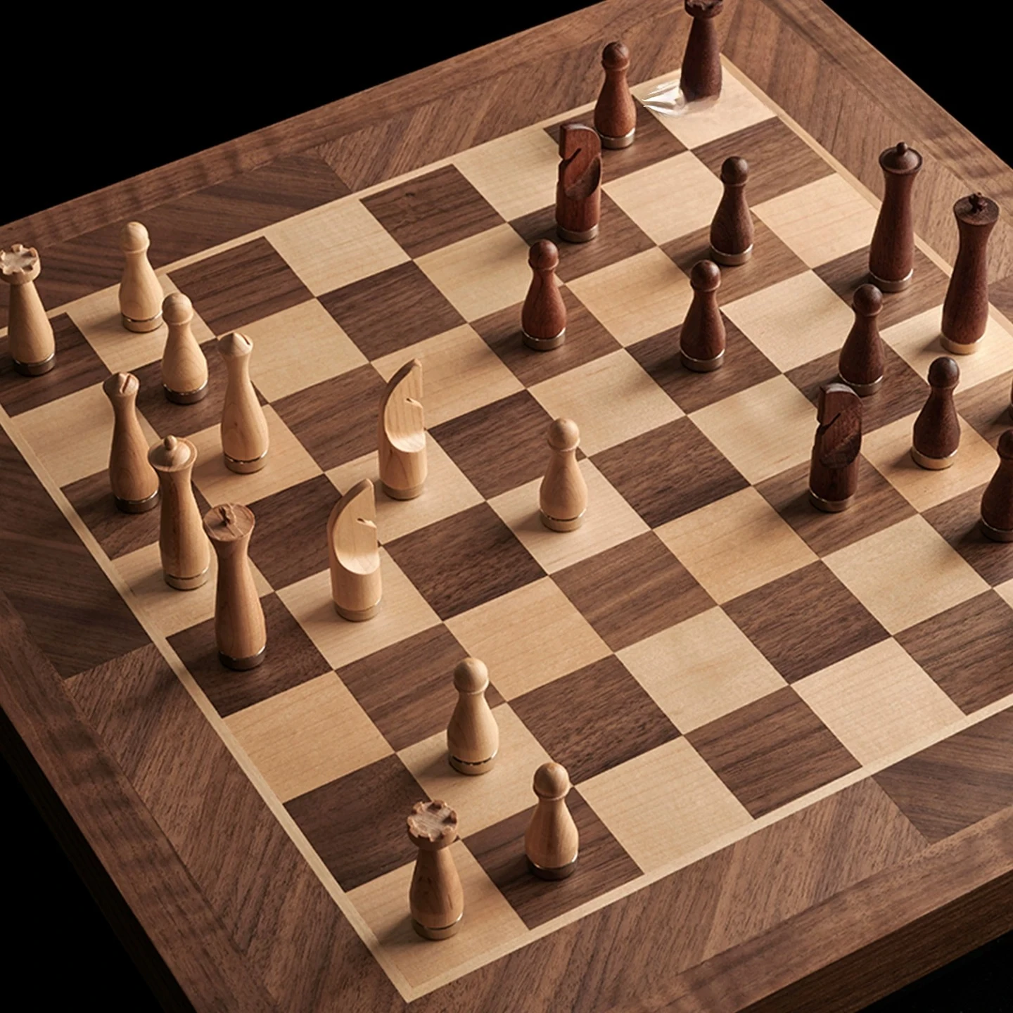 High-end magnetic AI intelligent game solid wood chess chess board model