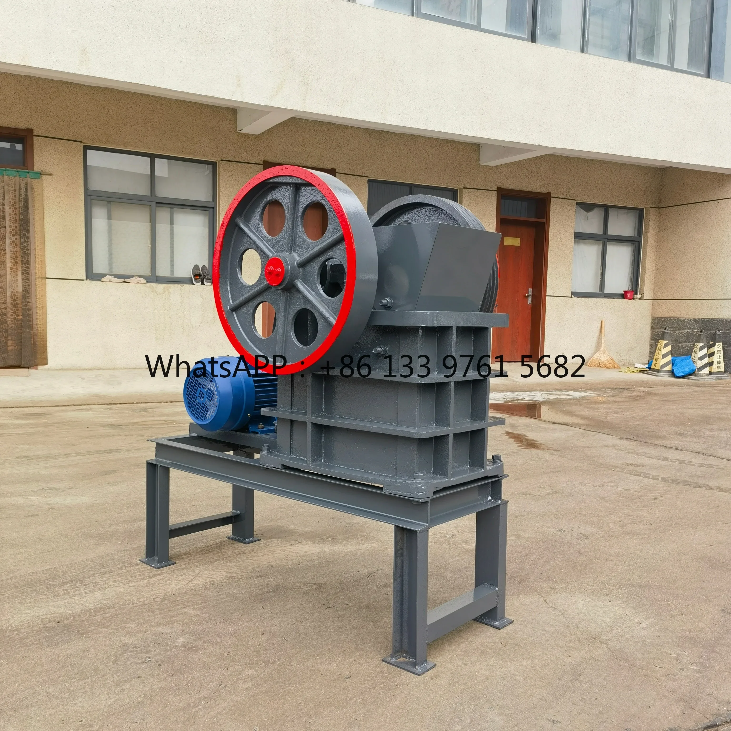 

Factory direct sales of PE150 * 250 model E-type crusher Small stone crusher electric crushing machine on sale