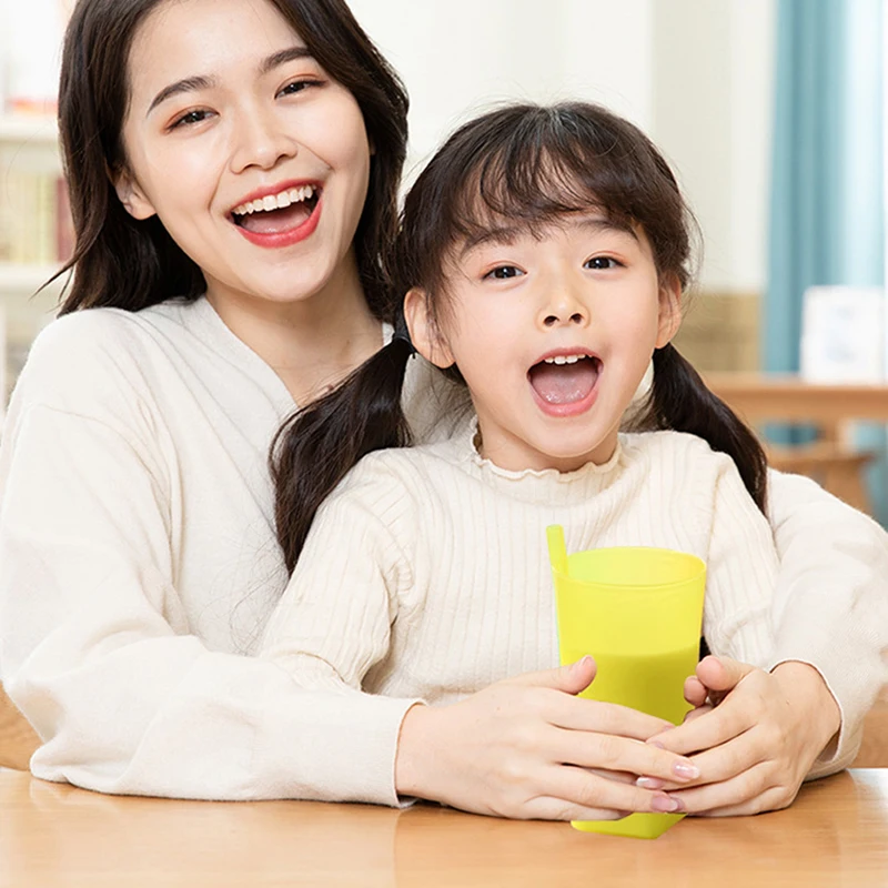 Convenient Kids Water Bottle Children Infant Baby Sip Cup With Built In Straw Mug Drink Food-grade Plastic Integrated Straw Cup
