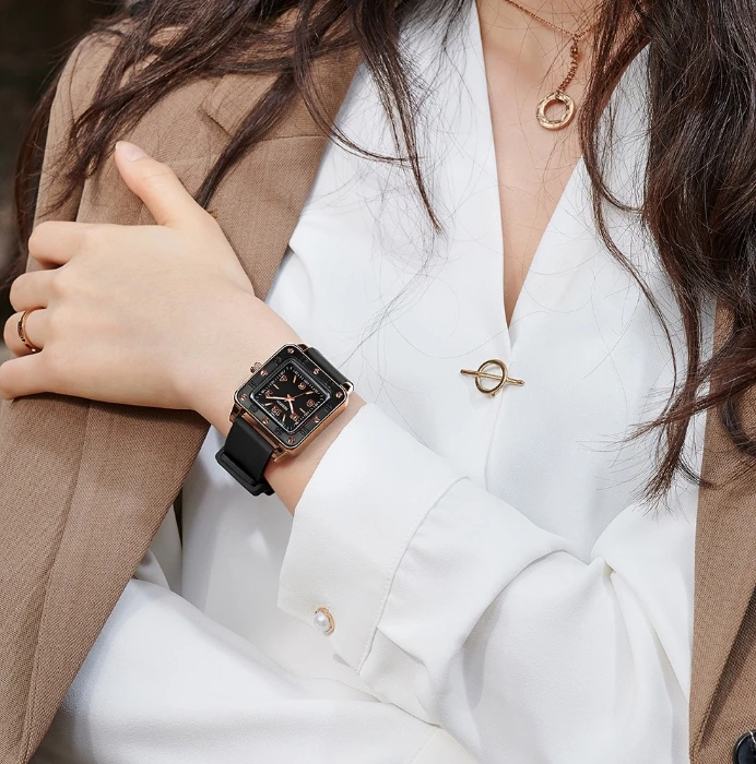 2024 New Style Square Bracelet Watch Simple and Fashionable Women's Watch Practical and Versatile Waterproof Quartz Watch