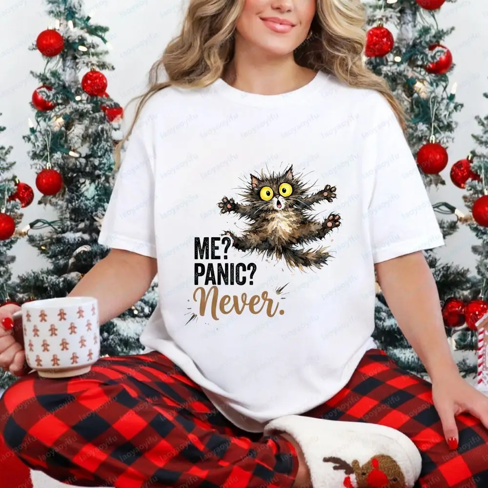 Funny Panic Cat T-Shirt - Me Panic Never Tee - Anxiety Humour Gift - Unique Fashion Casual T-Shirt for Both Men and Women