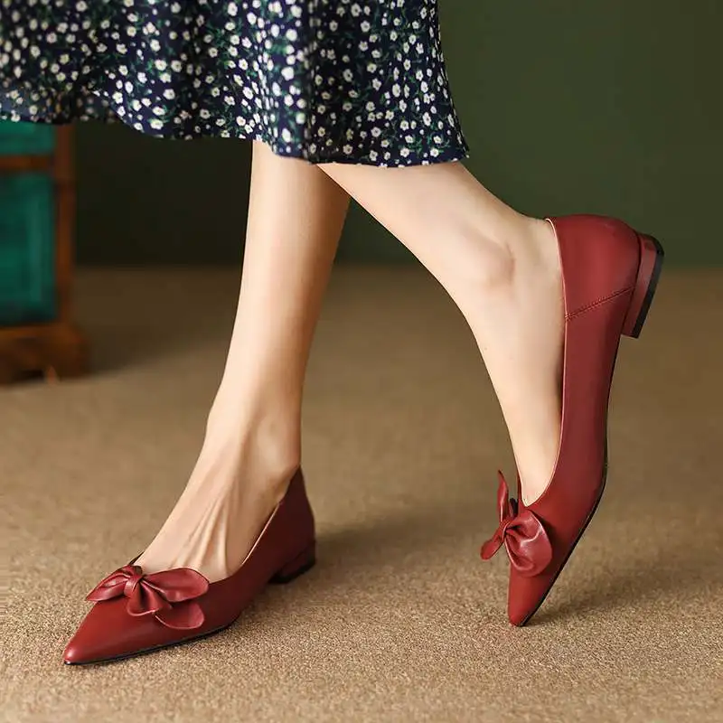 Krazing Pot Full Grain Leather Low Heels Pointed Toe Gorgeous European Designer Daily Wear Women Butterfly-knot Decoration Pumps