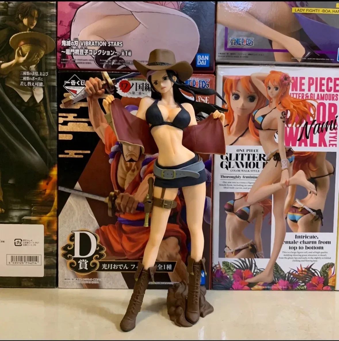 In Stock Bandai Original Genuine Anime One Piece Glitter＆Glamours FDS25cm Nico Robin Model Toys Collectible Action Holiday gifts