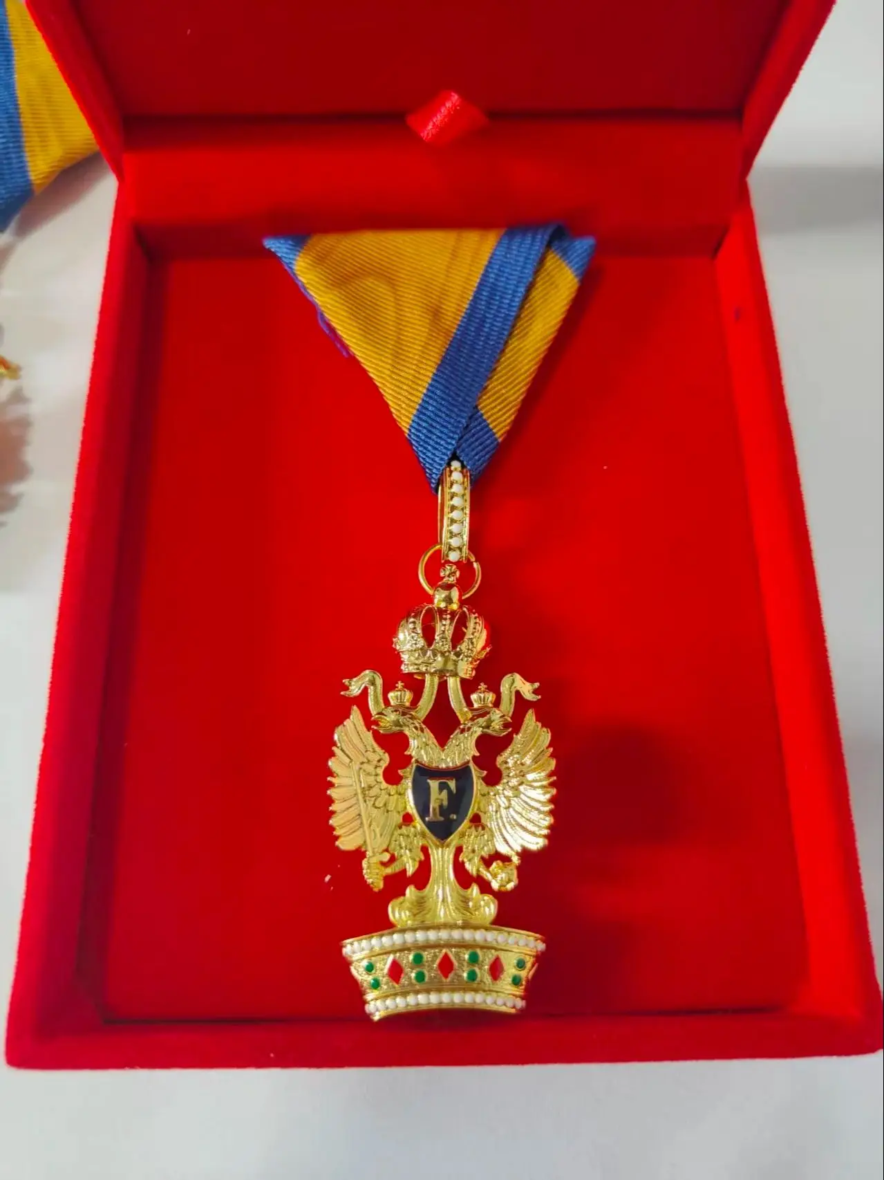 

Order of the Iron Crown Knight III Class w Case Reproduction