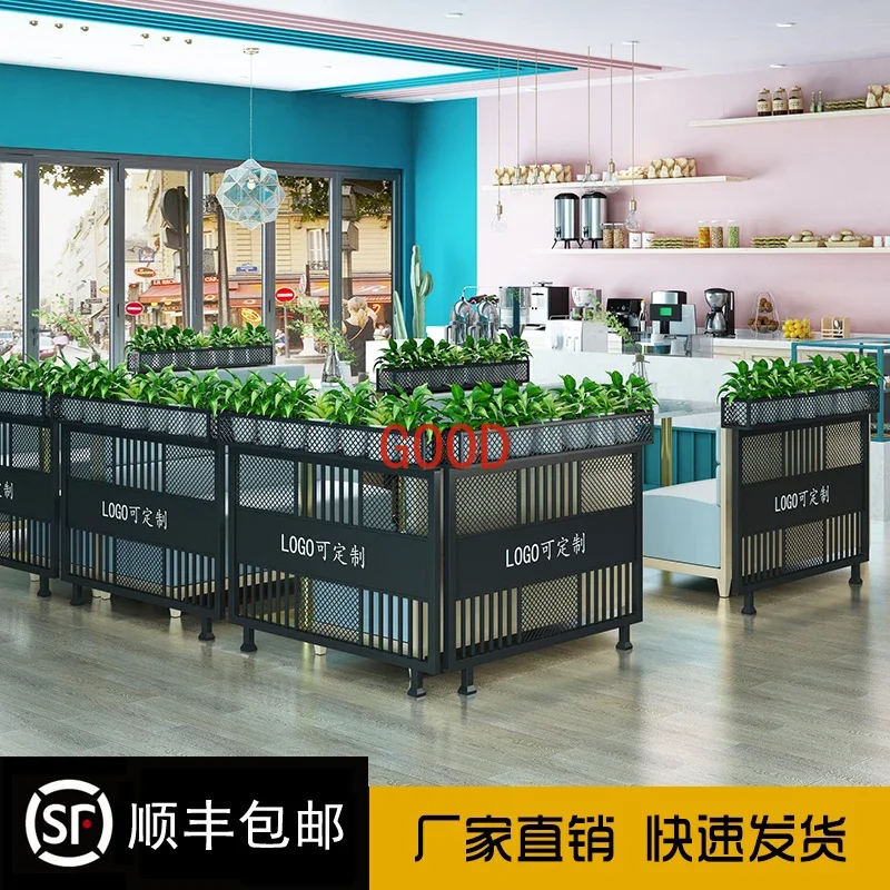 Cabine en fer forgé plante verte clôture à paroi basse vent industriel