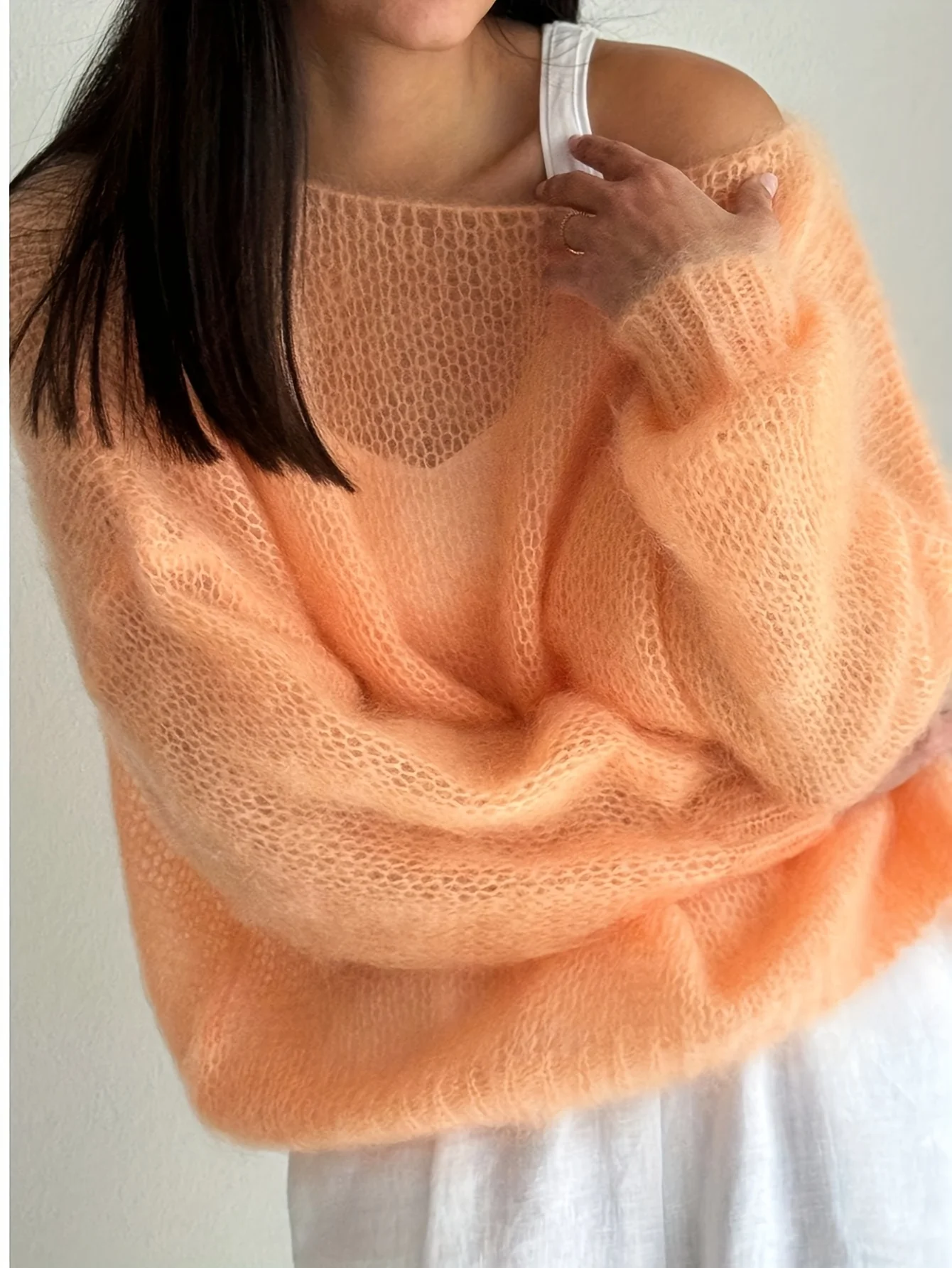 Damen-Boat-Neck-Mesh-Strickpullover, locker geschnitten, lange Ärmel, flauschiger Mohair-Stil, lässiger Pullover in Uni-Farbe, gestricktes Oberteil.