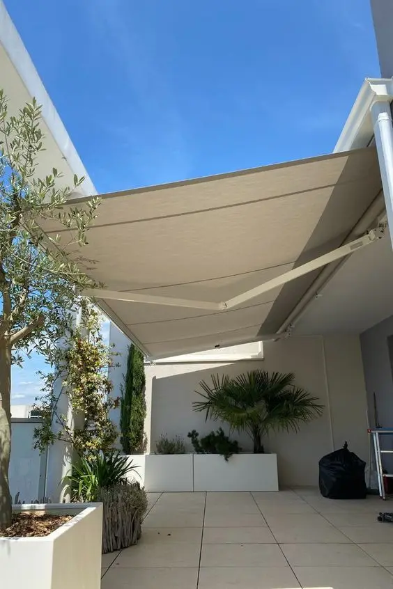 

Luxury Style Waterproof Aluminum Frame Awning Sunshade Heat-insulation Stable Structure Awning Windproof for Outdoor Garden