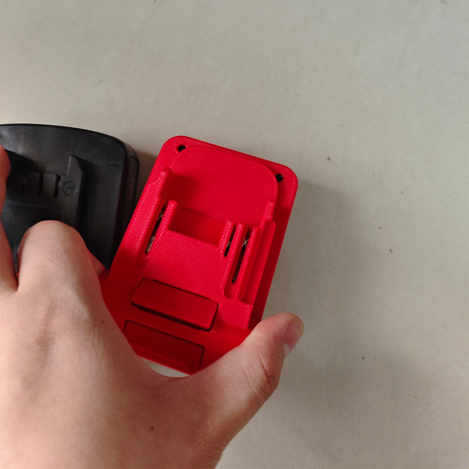 

Adapter Converter For Makita 18V LXT Li-ion Tool To Yato 18V Li-ion Batetry Adapter Converter Power Tool Accessory