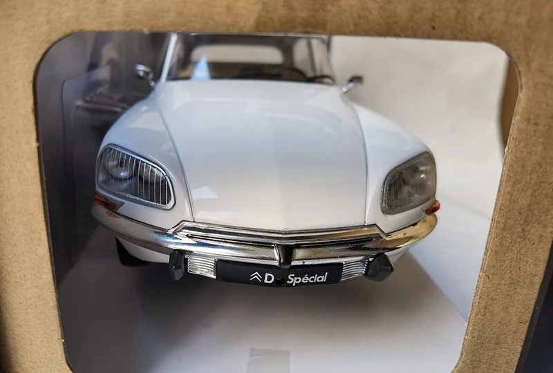 SOLIDO 1:18 Scale CITROEN D SPECIAL Simulation Alloy Car Model Diecast Toy Collectible Ornaments