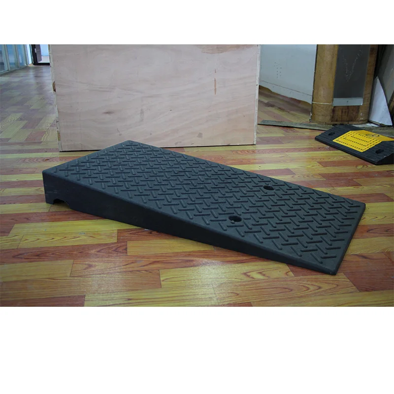 New Product Plastic Black Flexible Street Rubber Vehicle Curb Loading Curb Ramp