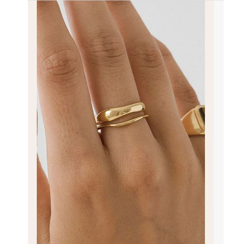 Twirl Wave Band Ring for Women Gold Plated Stainless Steel Wedding Ring