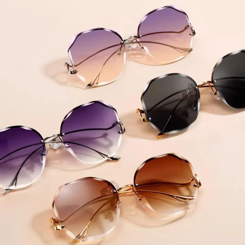 

Sunglasses for Women Men Retro Octagon Metal Frame Gradient Glasses UV400 Lens Vintage Shades Summer Sunglasses for Outdoor New