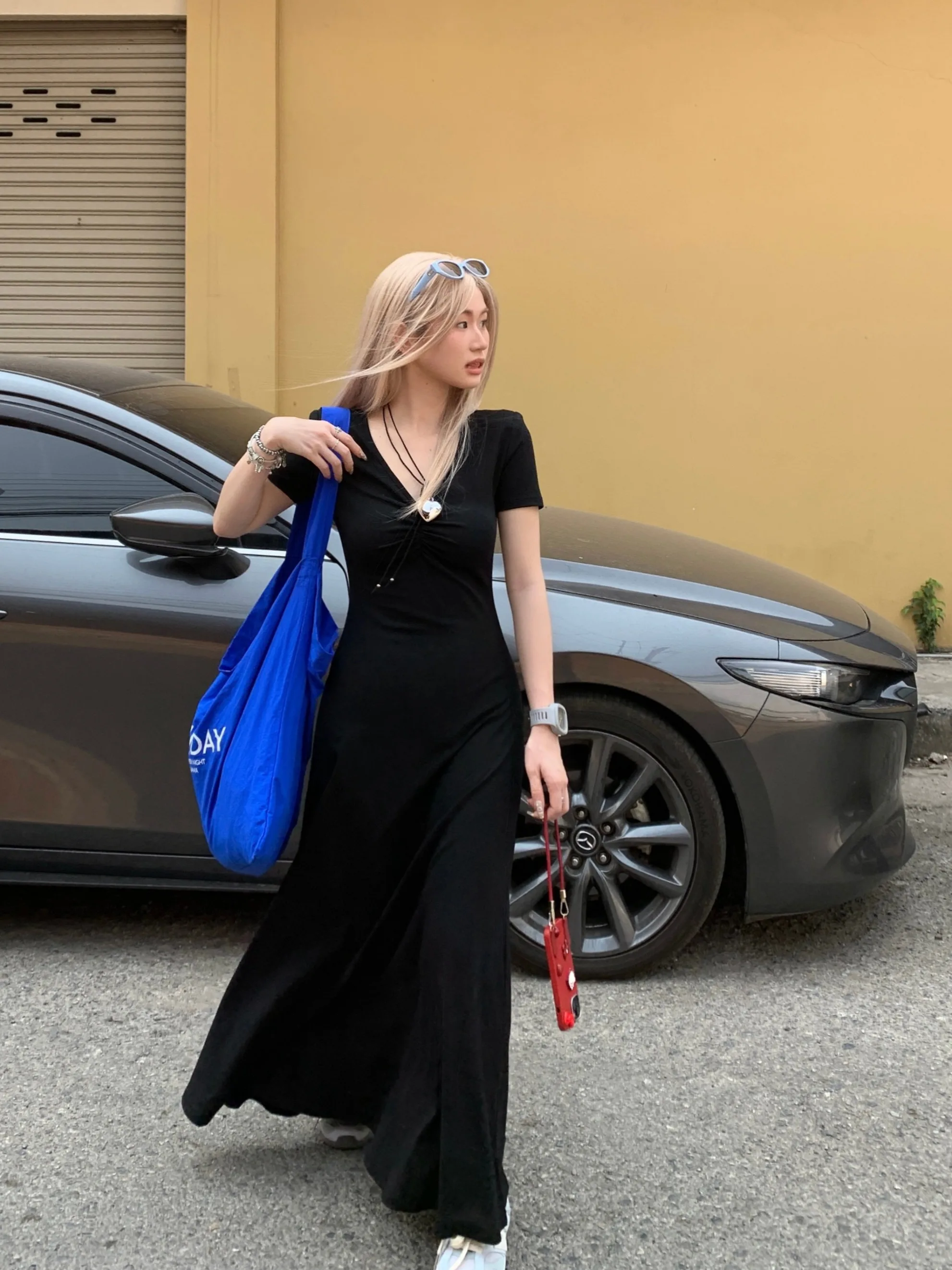 

Новое летнее женское платье больших размеров в стиле Хепберн с эластичным V-образным вырезом, плиссированное, с завышенной талией, длинное, корейская версия, приталенное